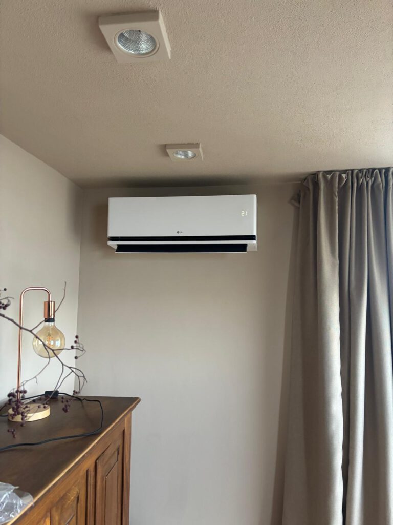 LG Airco binnenunit geplaatst in Woonkamer Driehuis